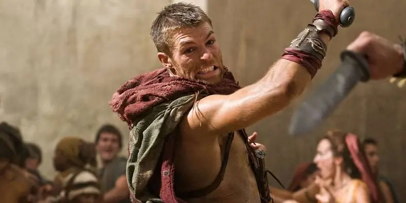 Série Spartacus continua impressionando 15 anos após estreia: sangue, sexo e história se misturam