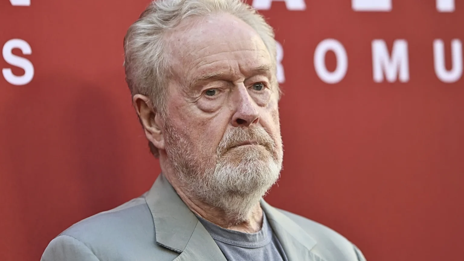 Ridley Scott será homenageado com prêmio honorário da Academia em 2026