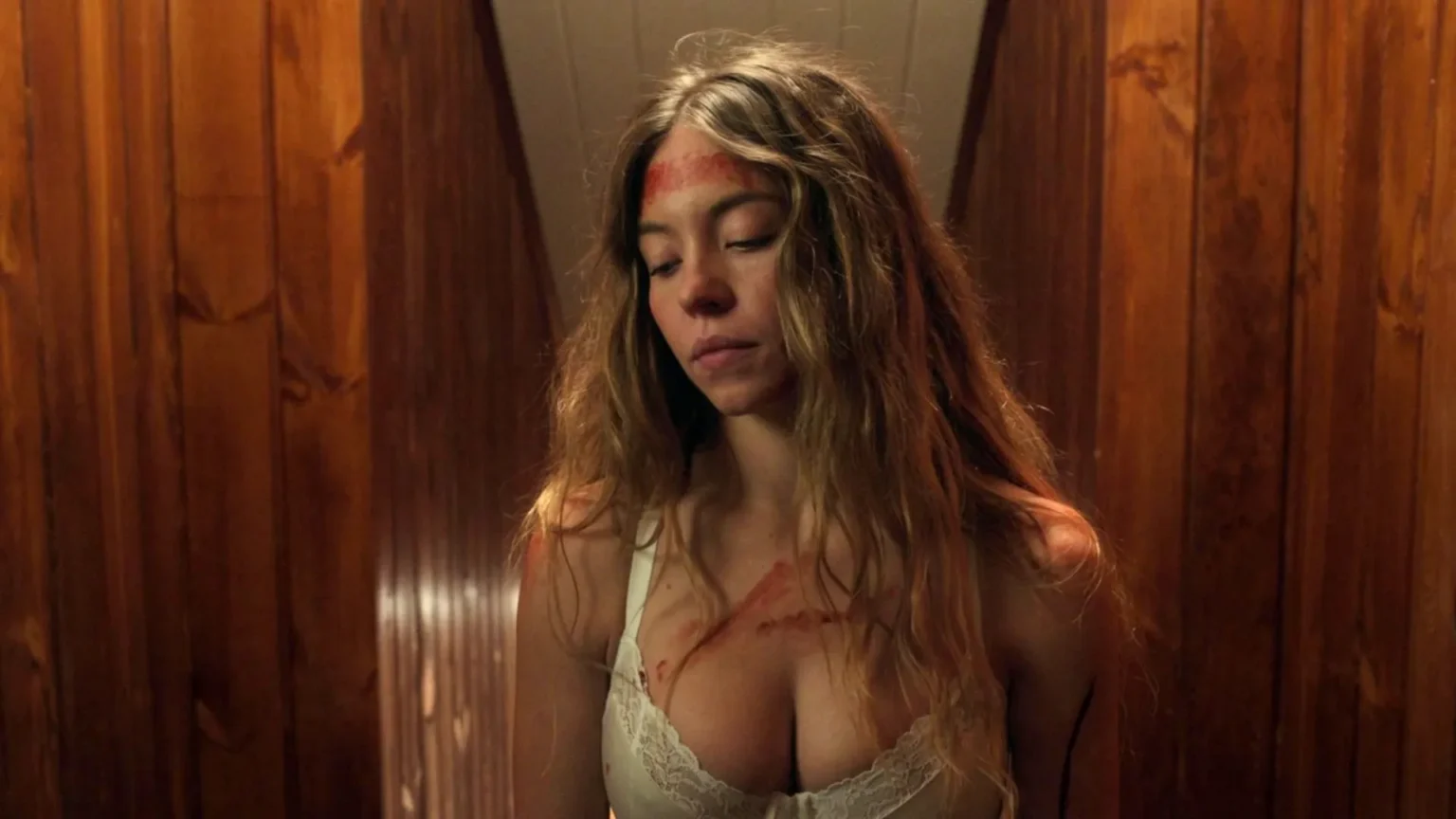 Sydney Sweeney confirma retorno em sequência do thriller erótico “A Empregada Doméstica” com nova estrela de TV