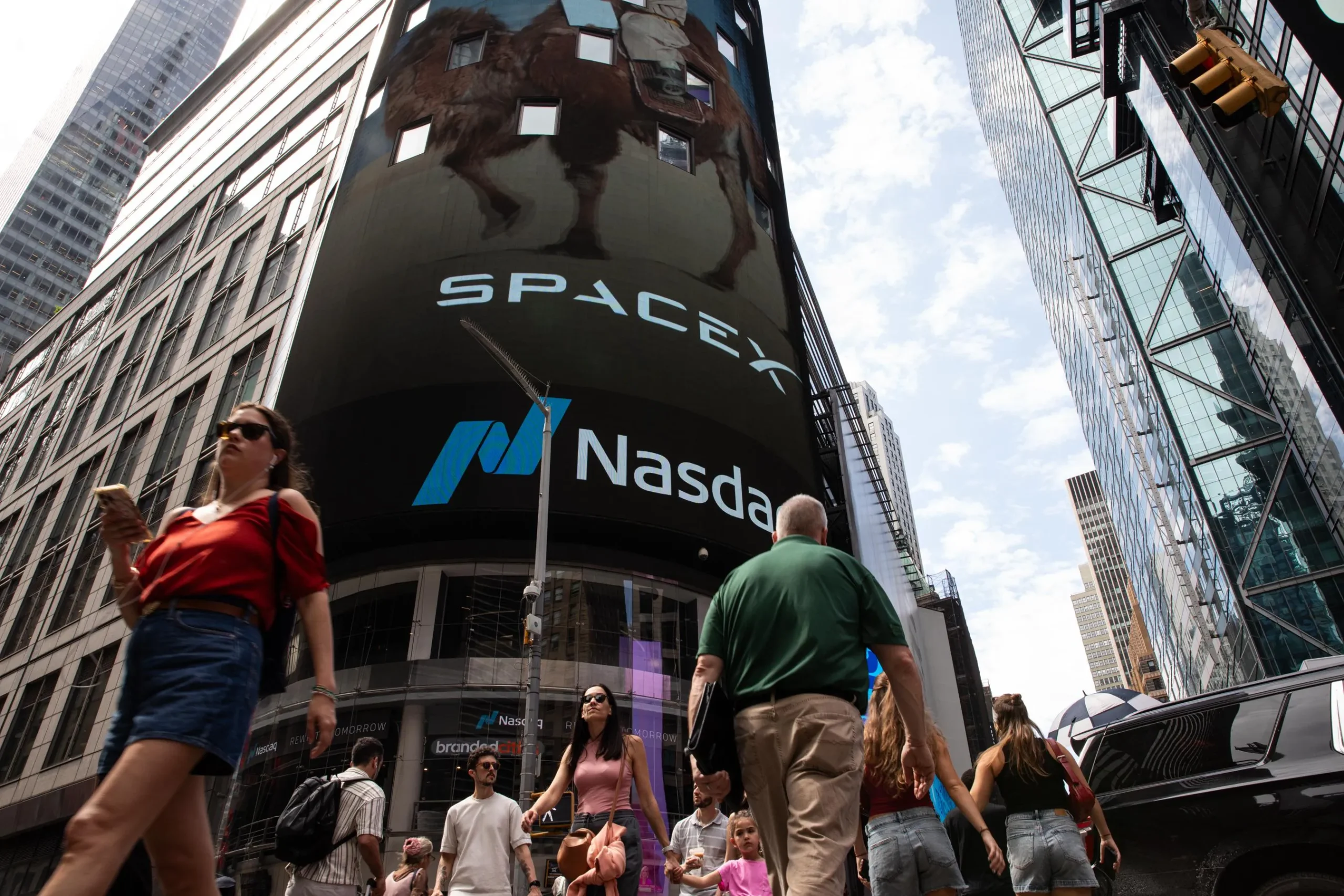 Elon Musk se torna o primeiro trilionário do mundo com IPO da SpaceX
