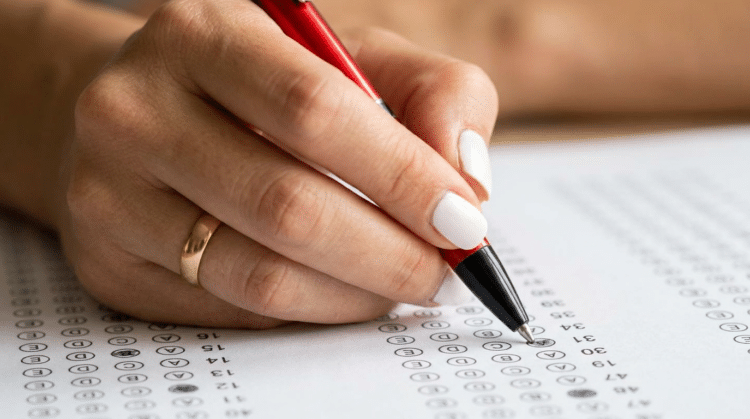 Últimas horas para se inscrever nos concursos de Guarulhos com salários de até R$ 3.791 e benefícios adicionais