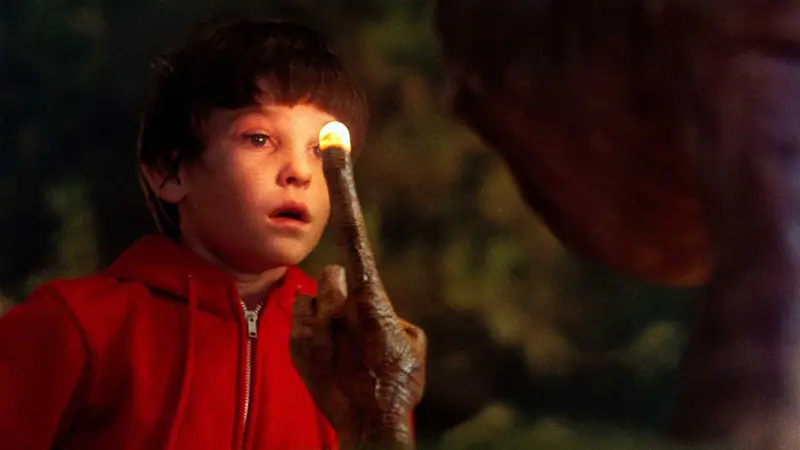 Steven Spielberg revela o que aconteceu com Elliott e E.T. após o filme clássico