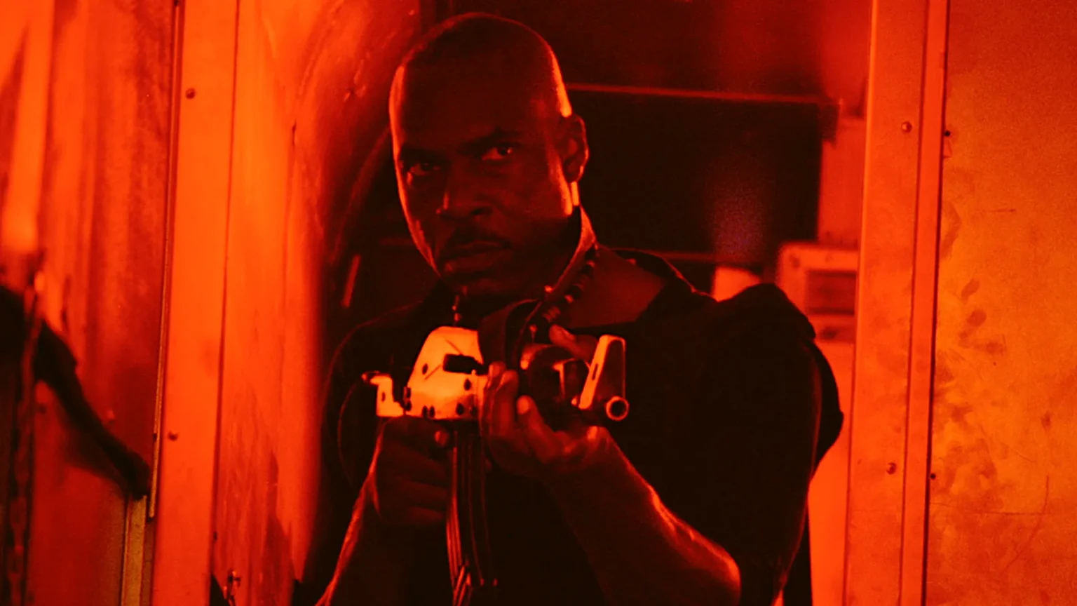 Novo thriller de ação “Son of the Soil” ganha trailer explosivo e data de estreia em streaming