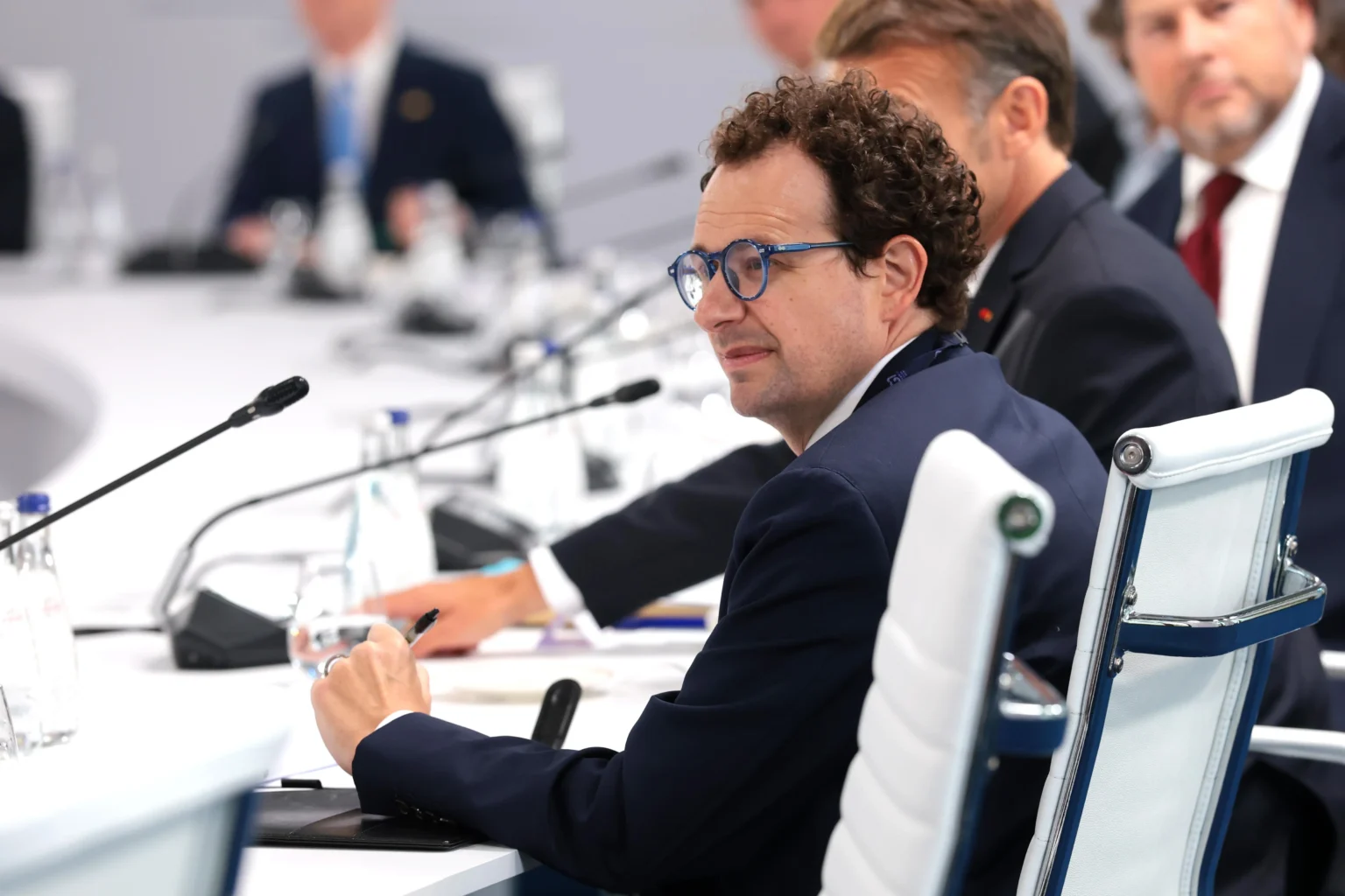 Governo dos EUA impõe restrições a modelos de IA da Anthropic após polêmica sobre segurança