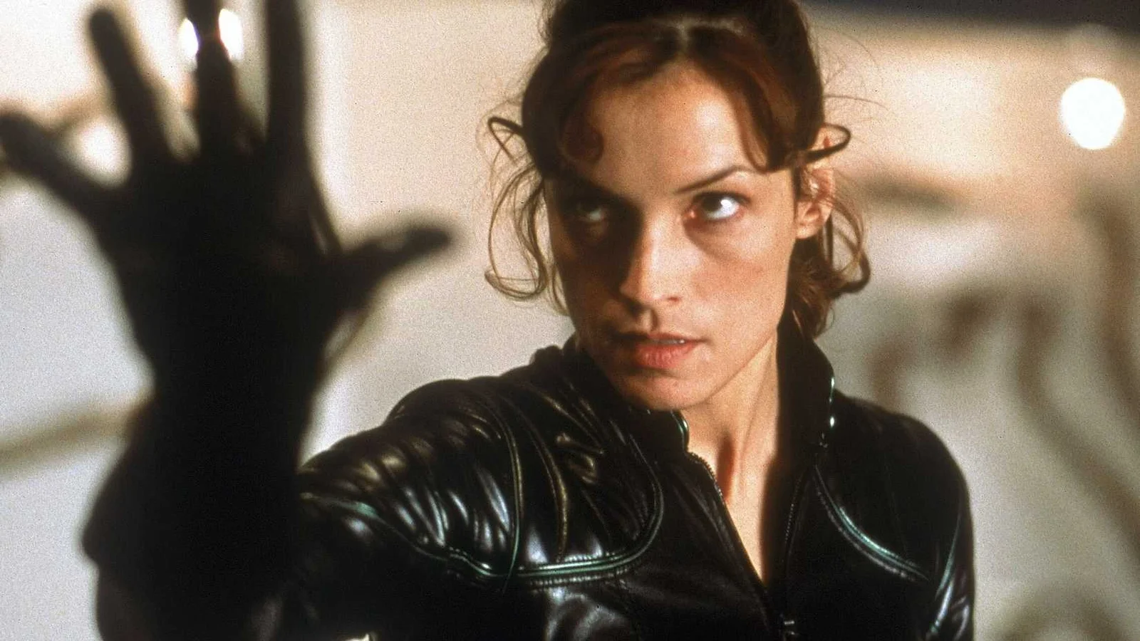 Famke Janssen diz que Marvel cometeu “erro” ao não chamá-la para Avengers: Doomsday