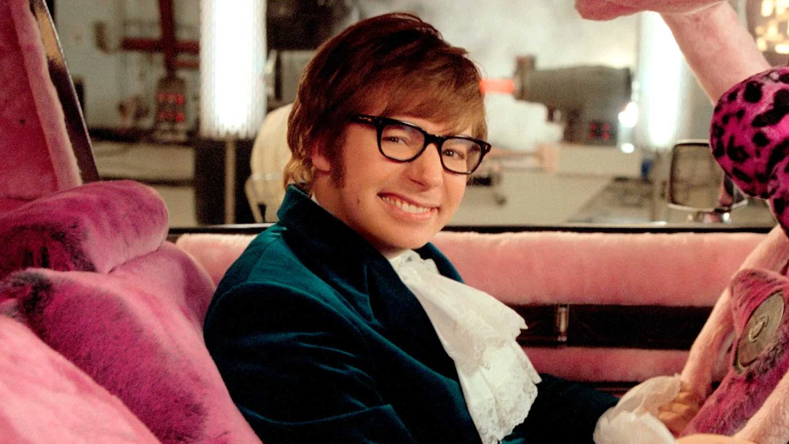 Após cinco anos sem novo James Bond, franquia Austin Powers anuncia retorno surpresa
