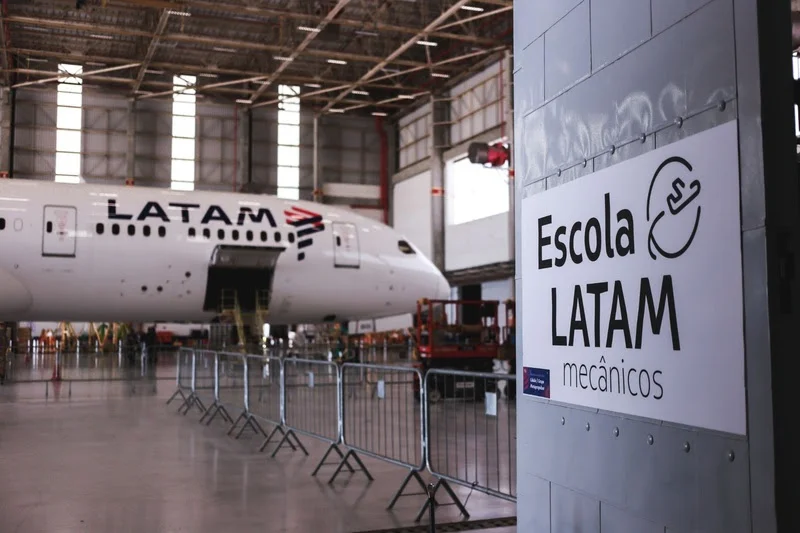 Latam Brasil abre inscrições para bolsas em curso de mecânico de aviões em São Carlos