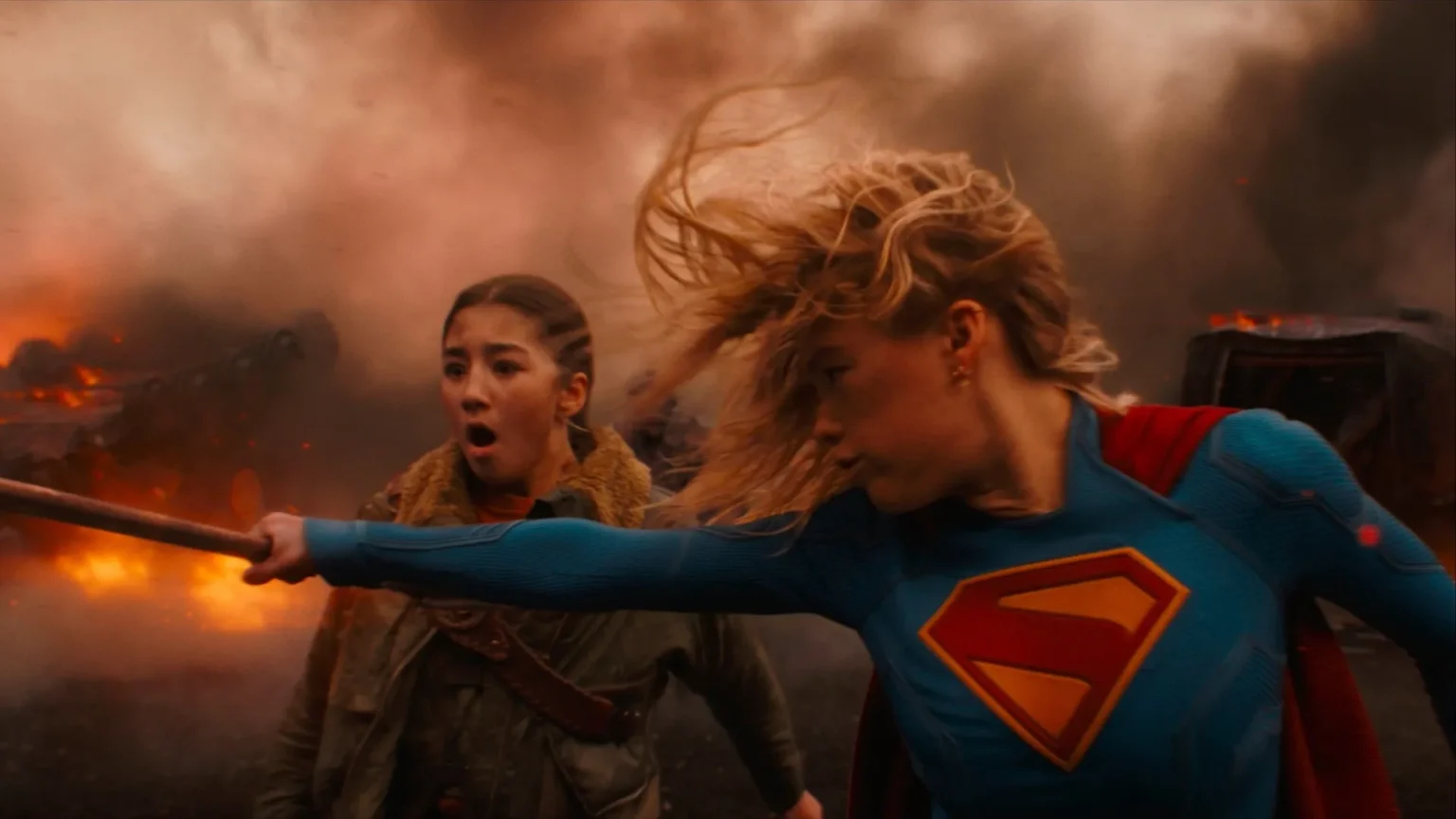 Filme Supergirl enfrenta críticas por final visualmente pobre e escolha musical polêmica