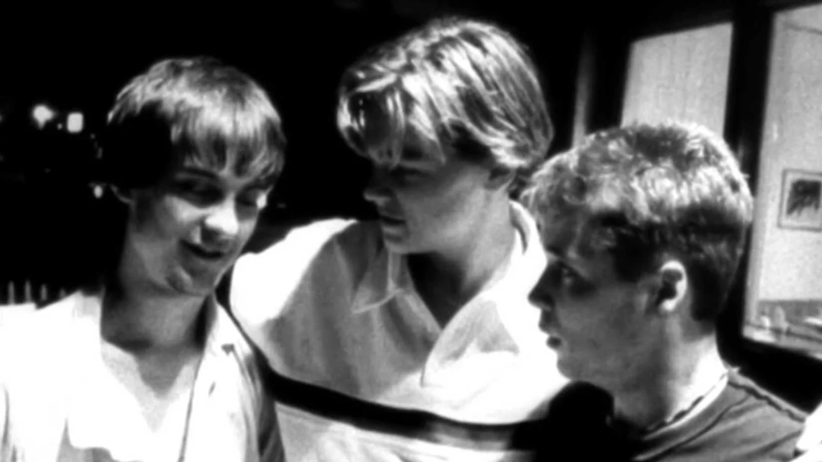 Filme Polêmico com Leonardo DiCaprio e Tobey Maguire é Libertado Após 31 Anos de Proibição