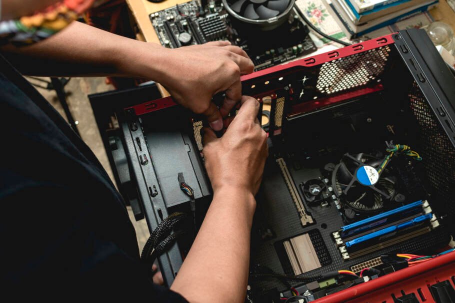 Kingston oferece 10 mil bolsas gratuitas para curso online de montagem de PCs
