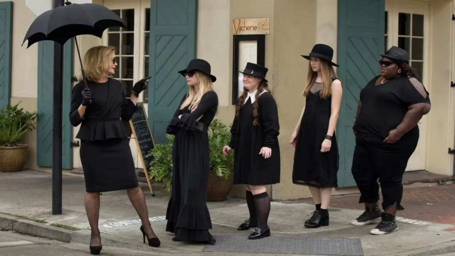 American Horror Story: Ariana Grande se Afasta da 13ª Temporada por Compromisso na Turnê