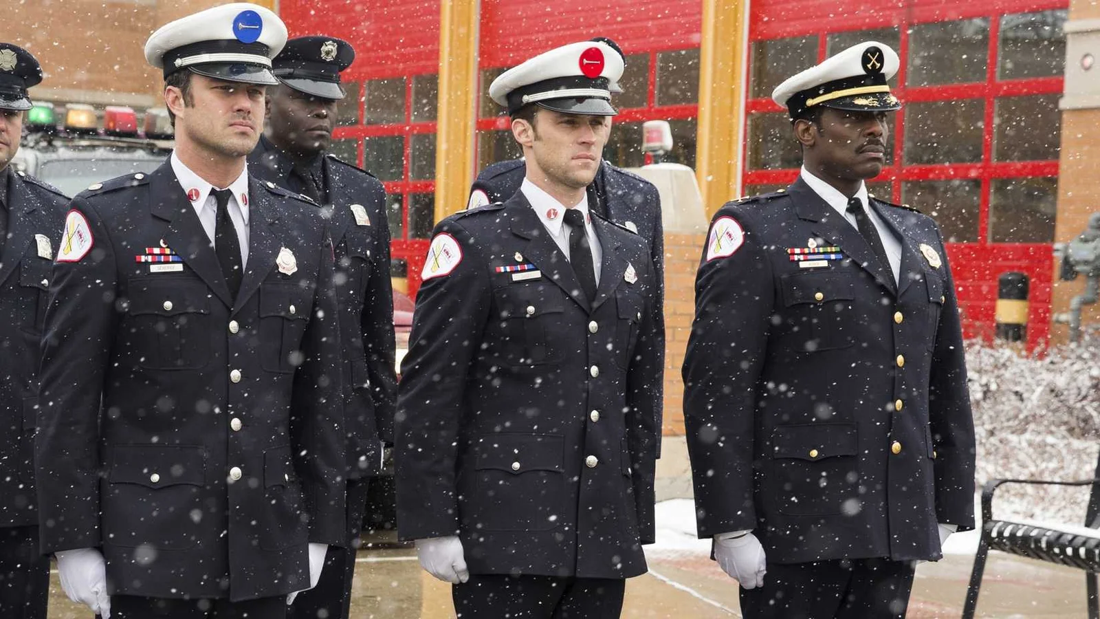 Os 10 melhores episódios de Chicago Fire, classificados por emoção e ação