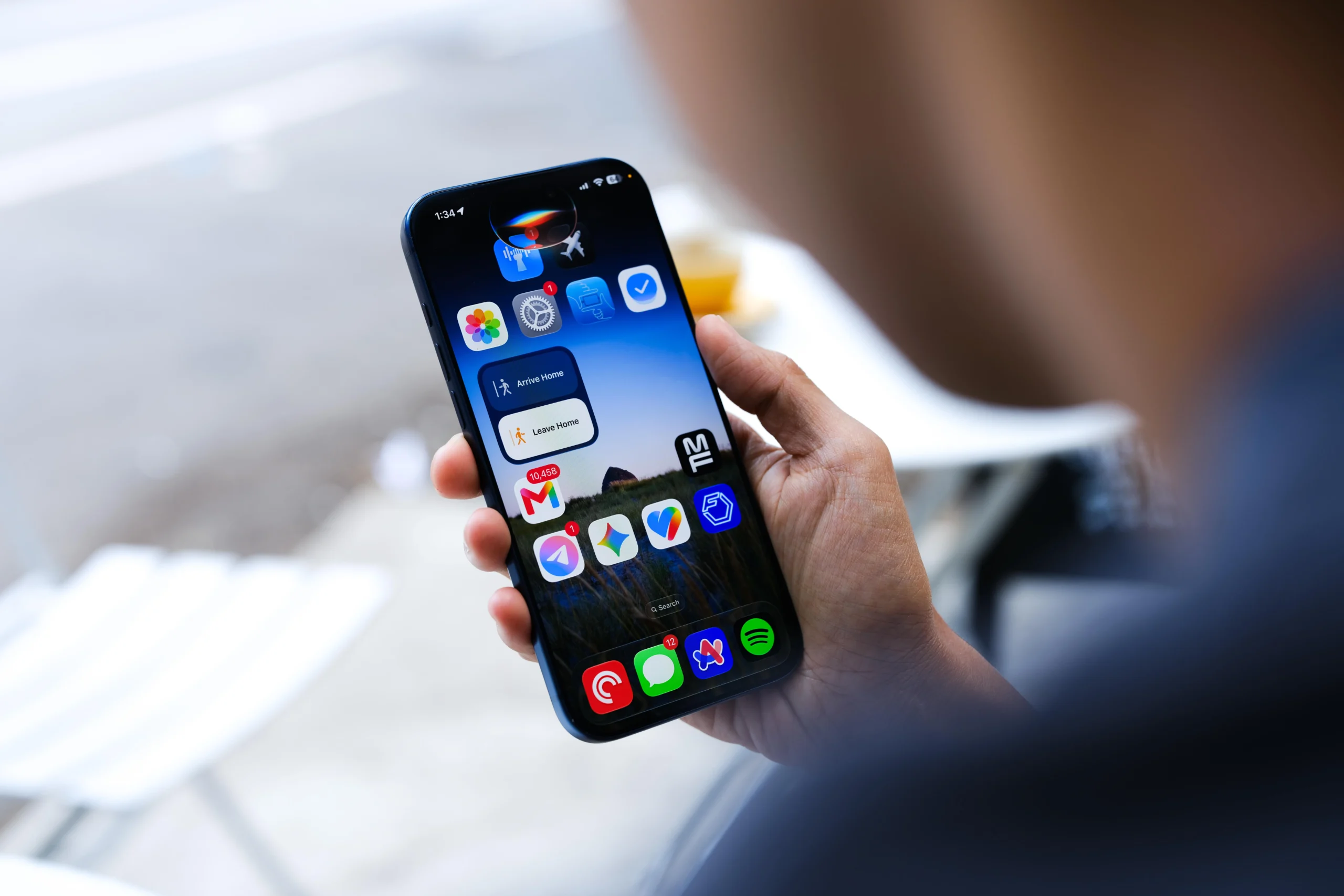Apple libera betas públicas do iOS 27 com nova Siri mais inteligente e outros sistemas