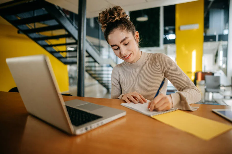 Evento em São Paulo oferece mais de 200 vagas de estágio e emprego para jovens