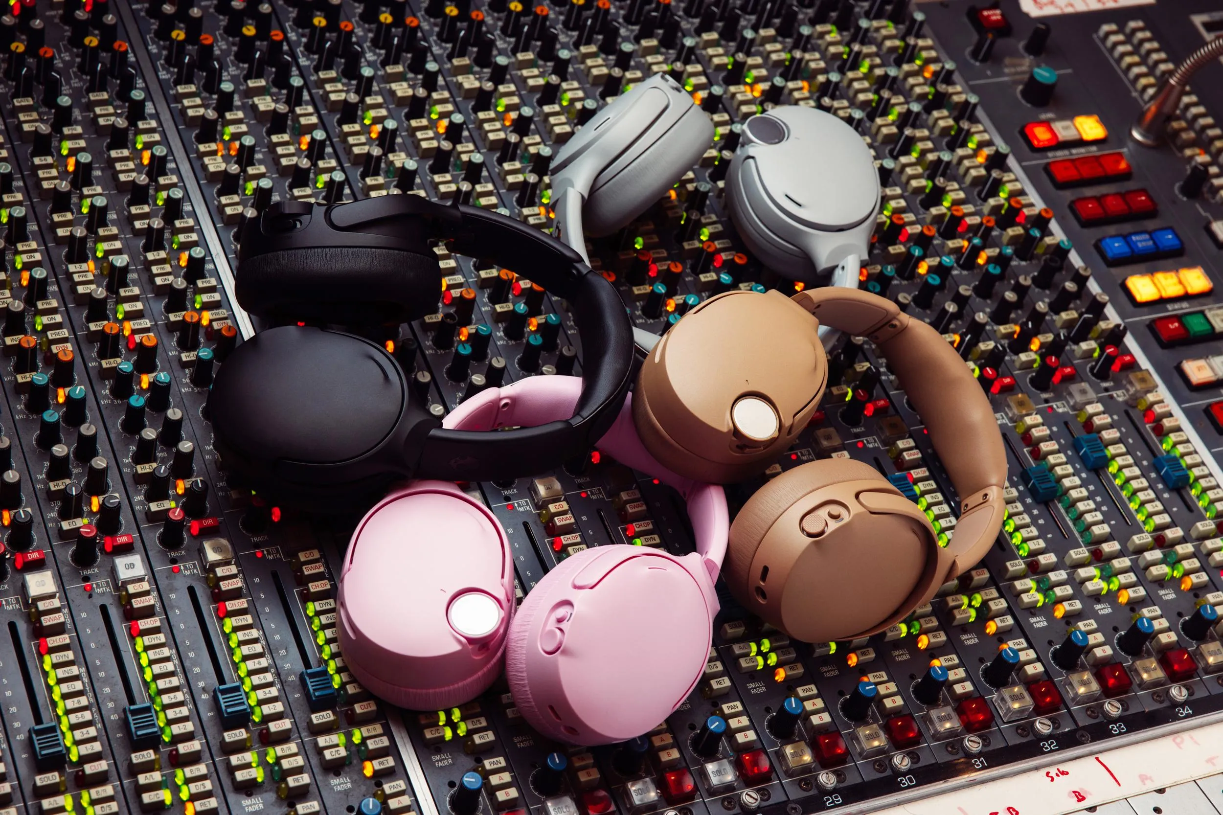 Skullcandy lança fones Crusher 1080 ANC com tecnologia de cancelamento de ruído da Bose
