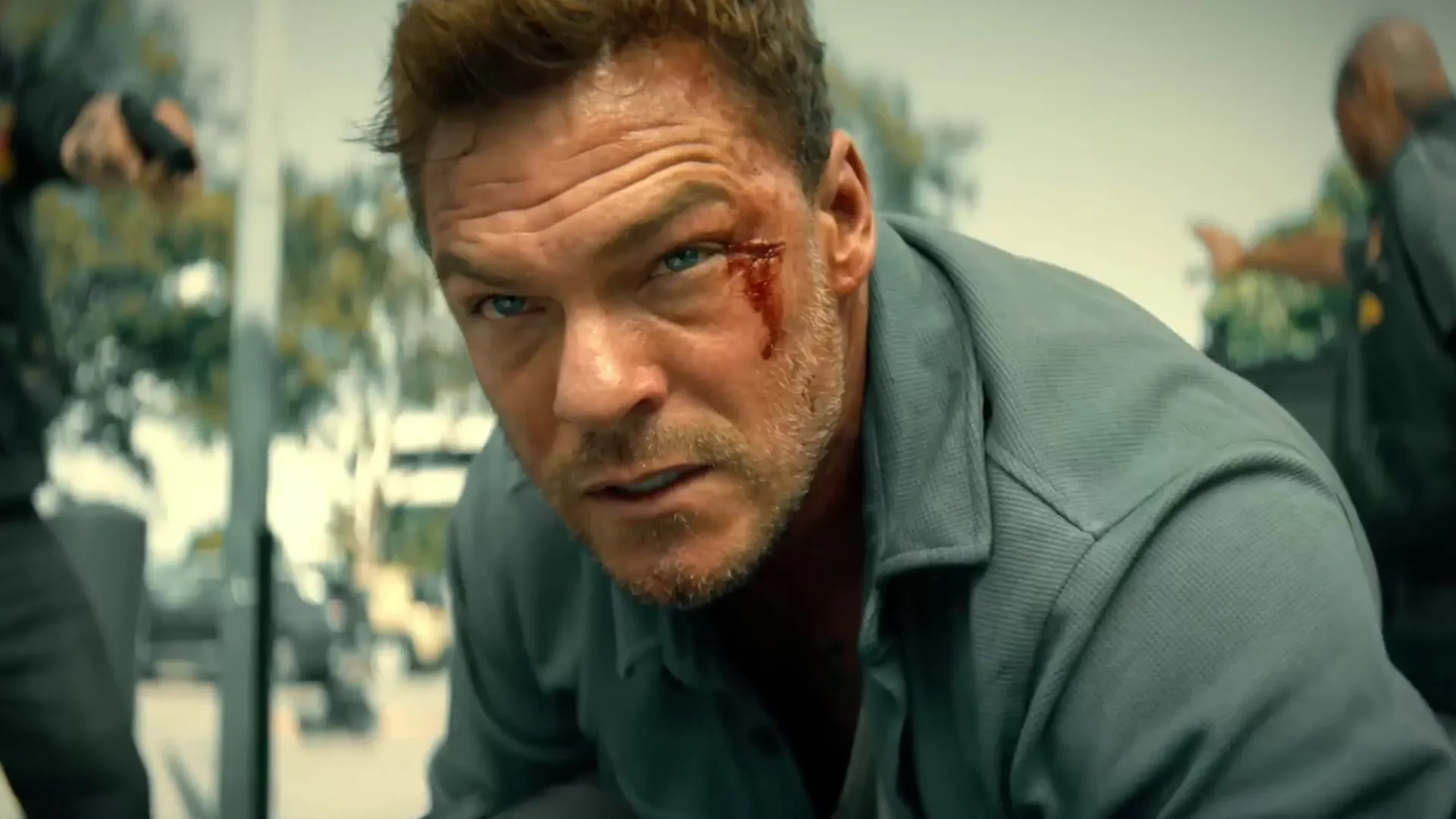 Alan Ritchson estreia thriller de ação Runner com trailer final e estreia em setembro