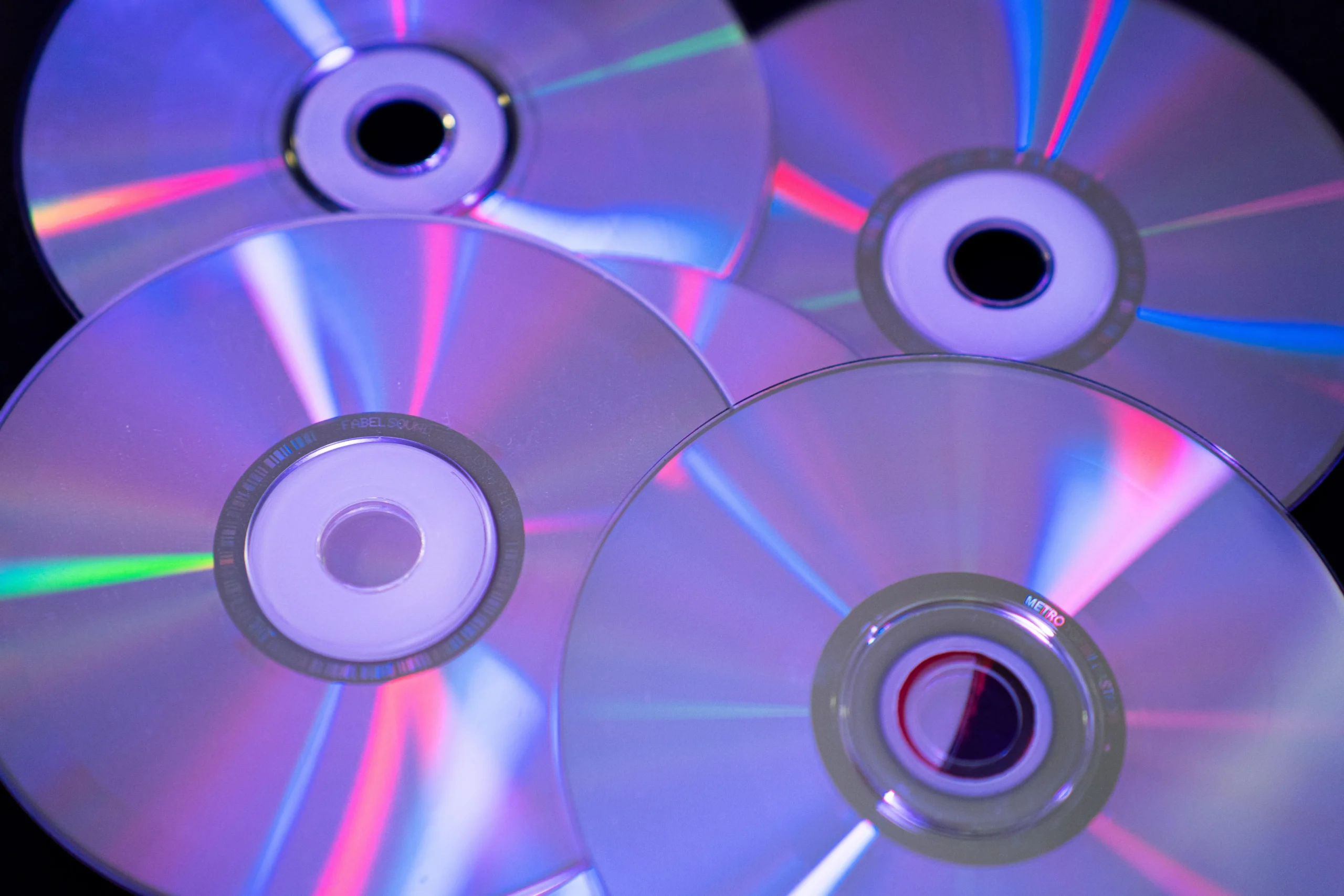 Vendas de CDs crescem nos primeiros meses de 2026, impulsionadas por colecionadores e fãs de K-pop