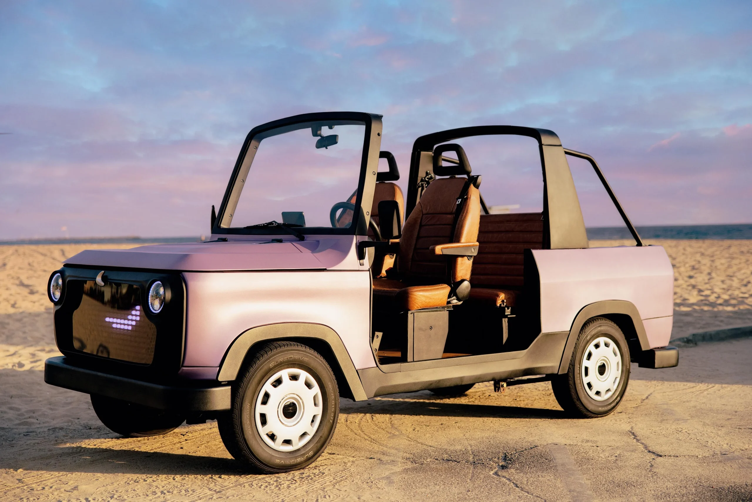 Startup americana lança veículo elétrico compacto com direção autônoma e visual inspirado no Jeep