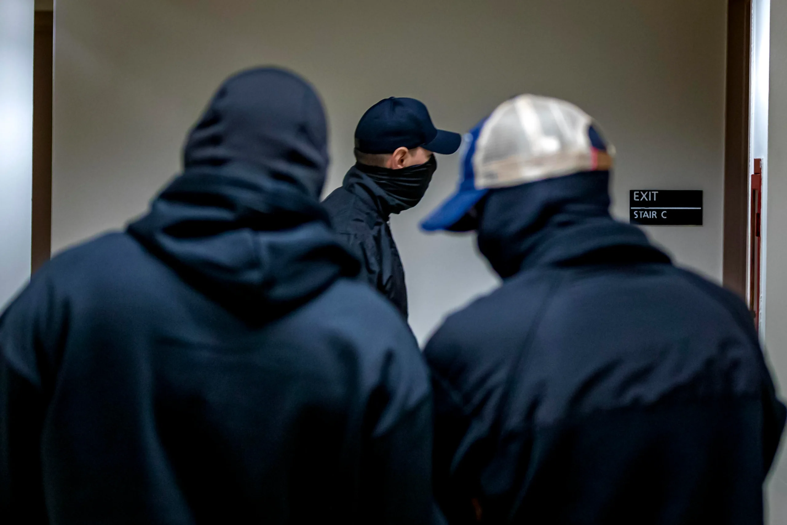 FBI deixará de investigar confrontos envolvendo agentes do ICE, aponta reportagem