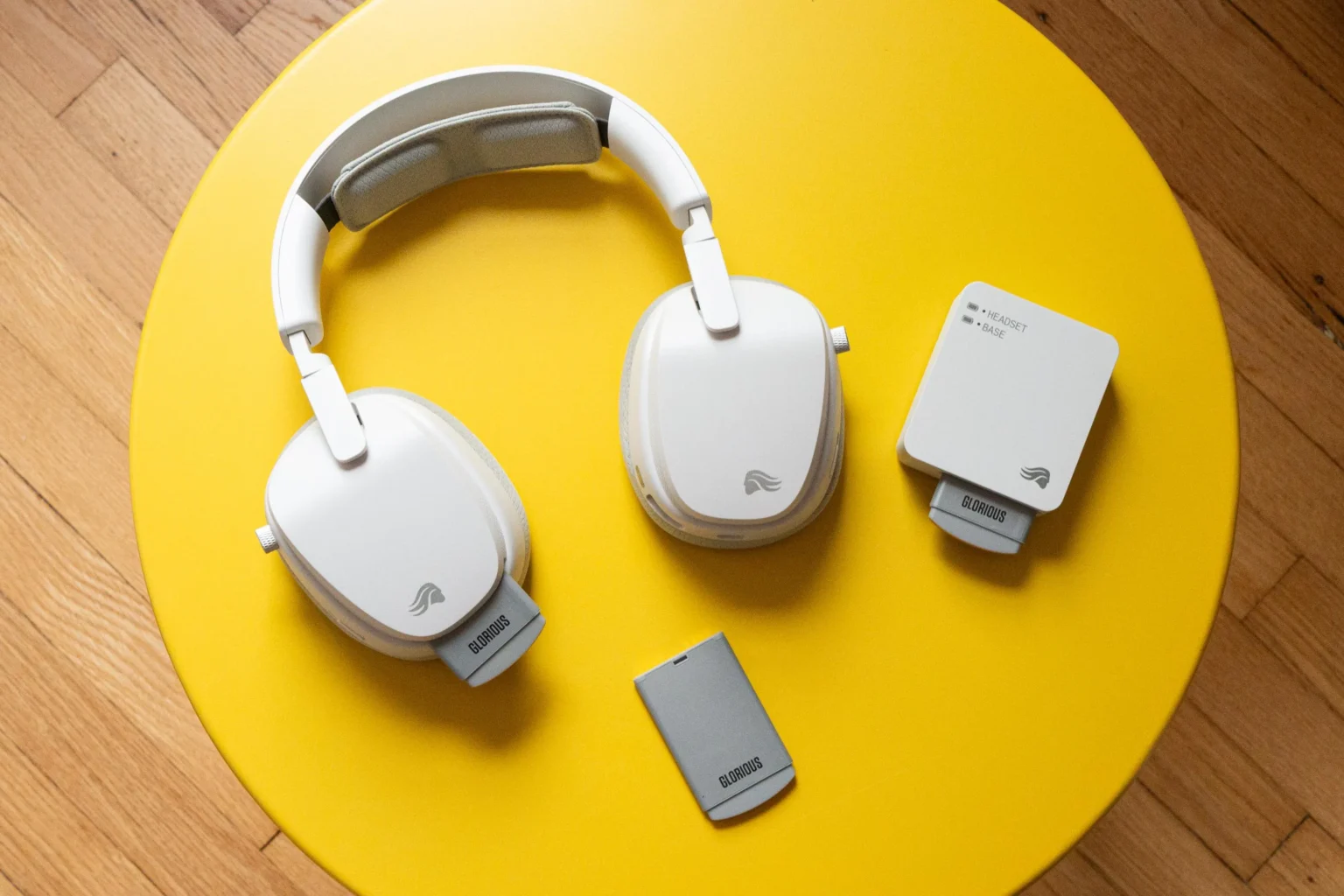 Glorious lança headset sem fio com sistema de bateria hot-swappable eficiente e rápido