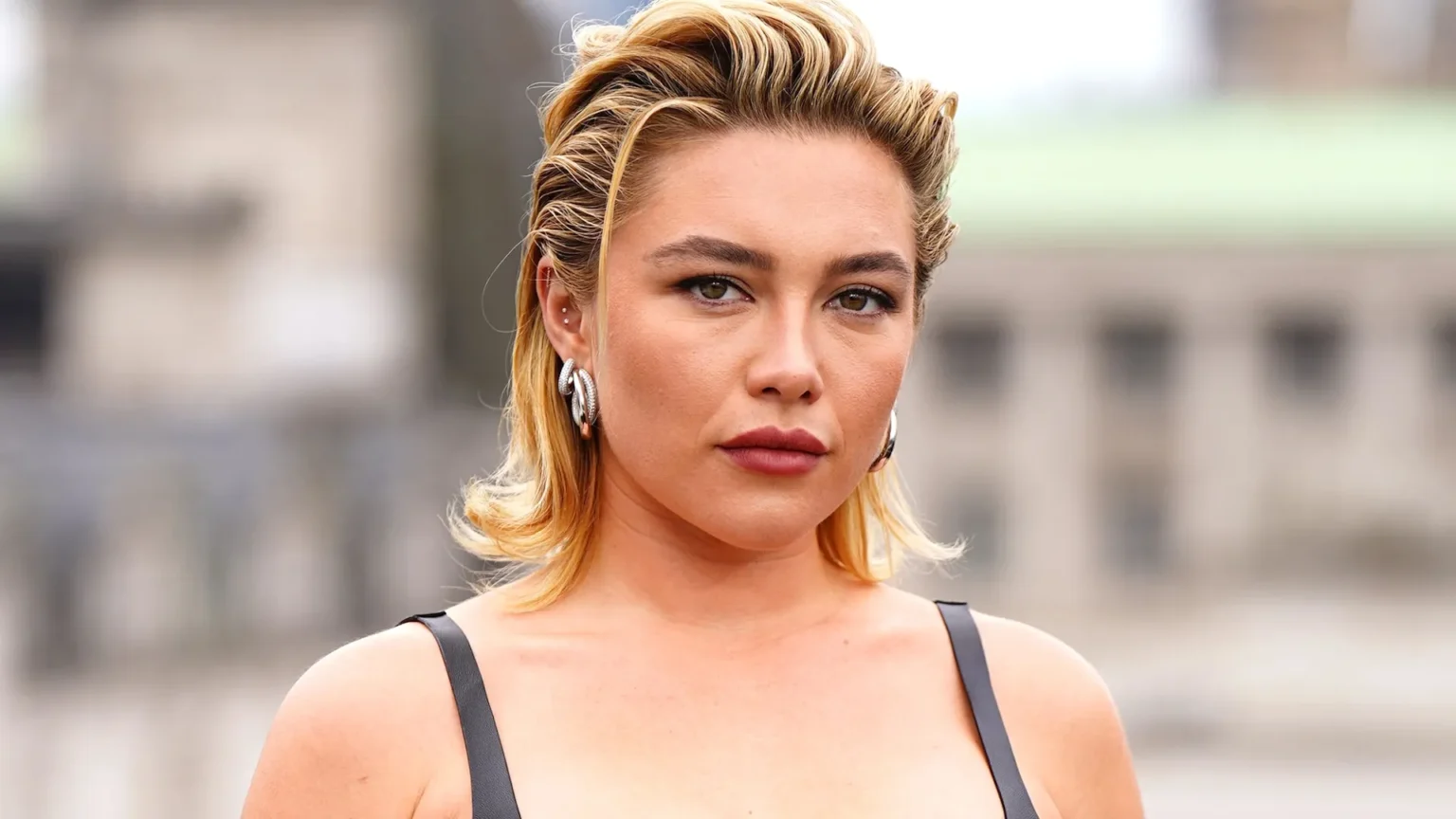Thriller de Florence Pugh em Oppenheimer domina vendas de Blu-ray três anos após lançamento