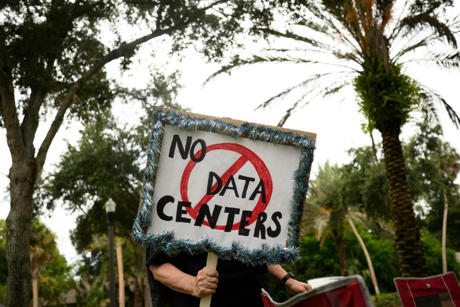 Conservadores e progressistas unem-se contra a expansão de data centers nos EUA