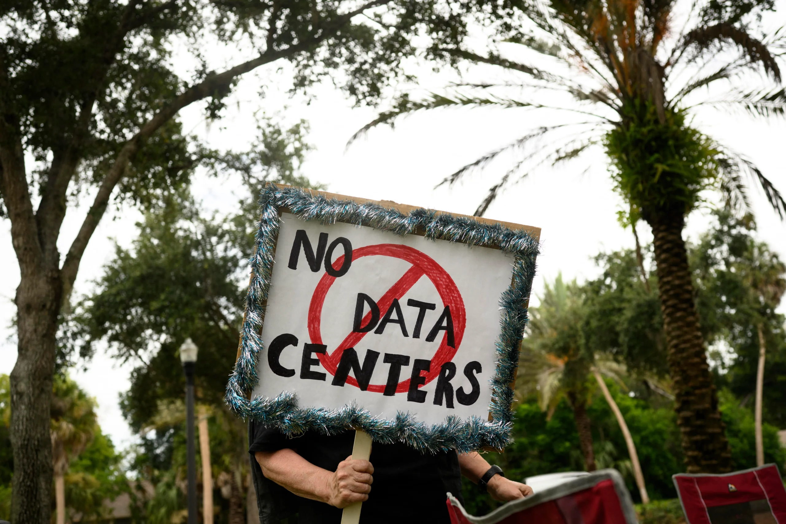Conservadores e progressistas unem-se contra a expansão de data centers nos EUA