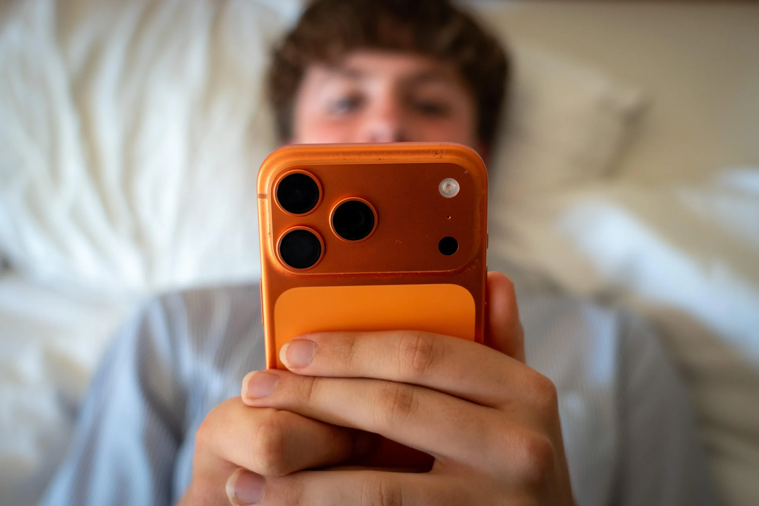 Vídeos verticais dominam a internet com força total nas redes sociais