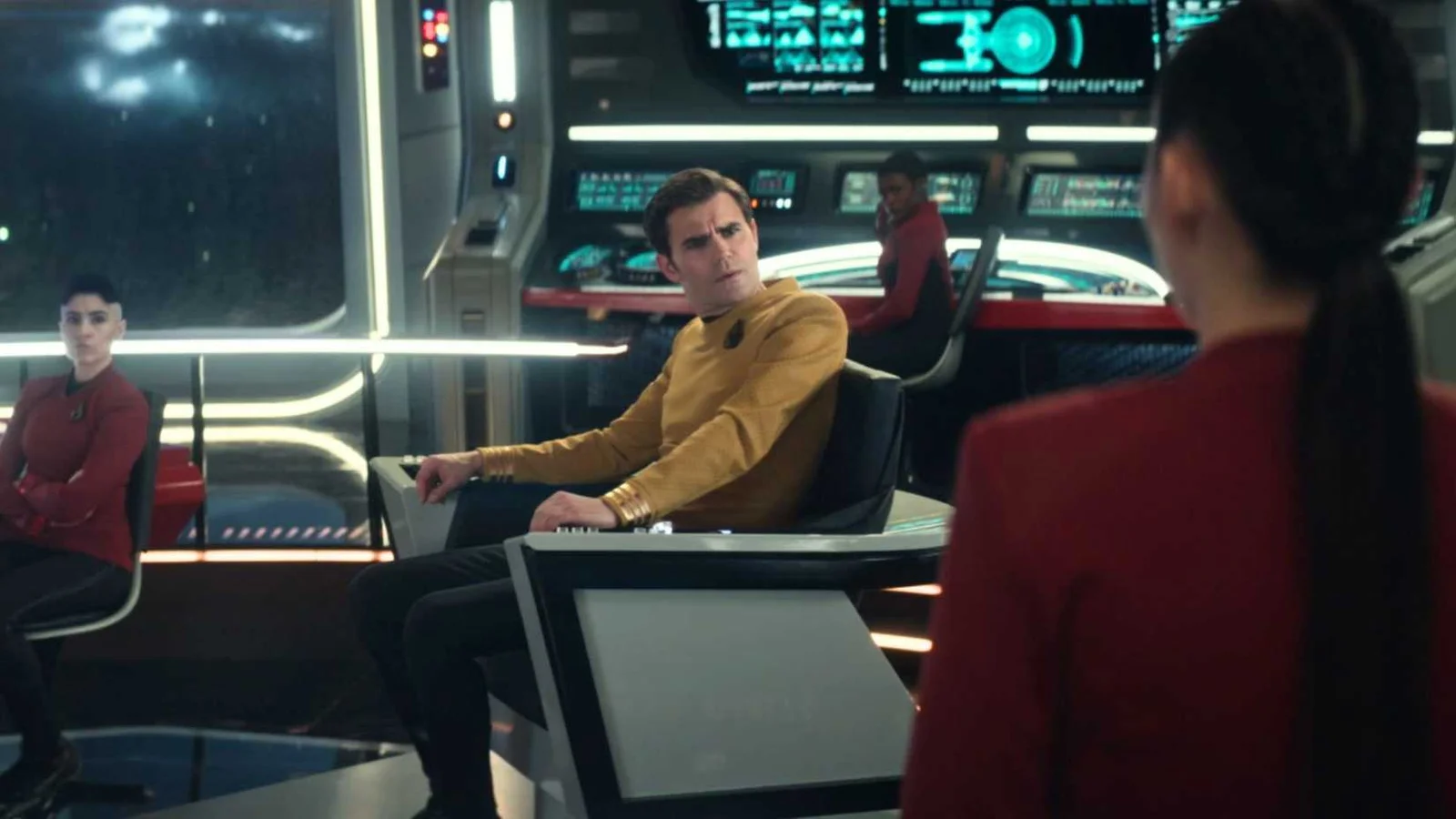 Christina Chong confirma que relacionamento entre La’an e Spock sofrerá mudanças na 4ª temporada de Star Trek: Strange New Worlds