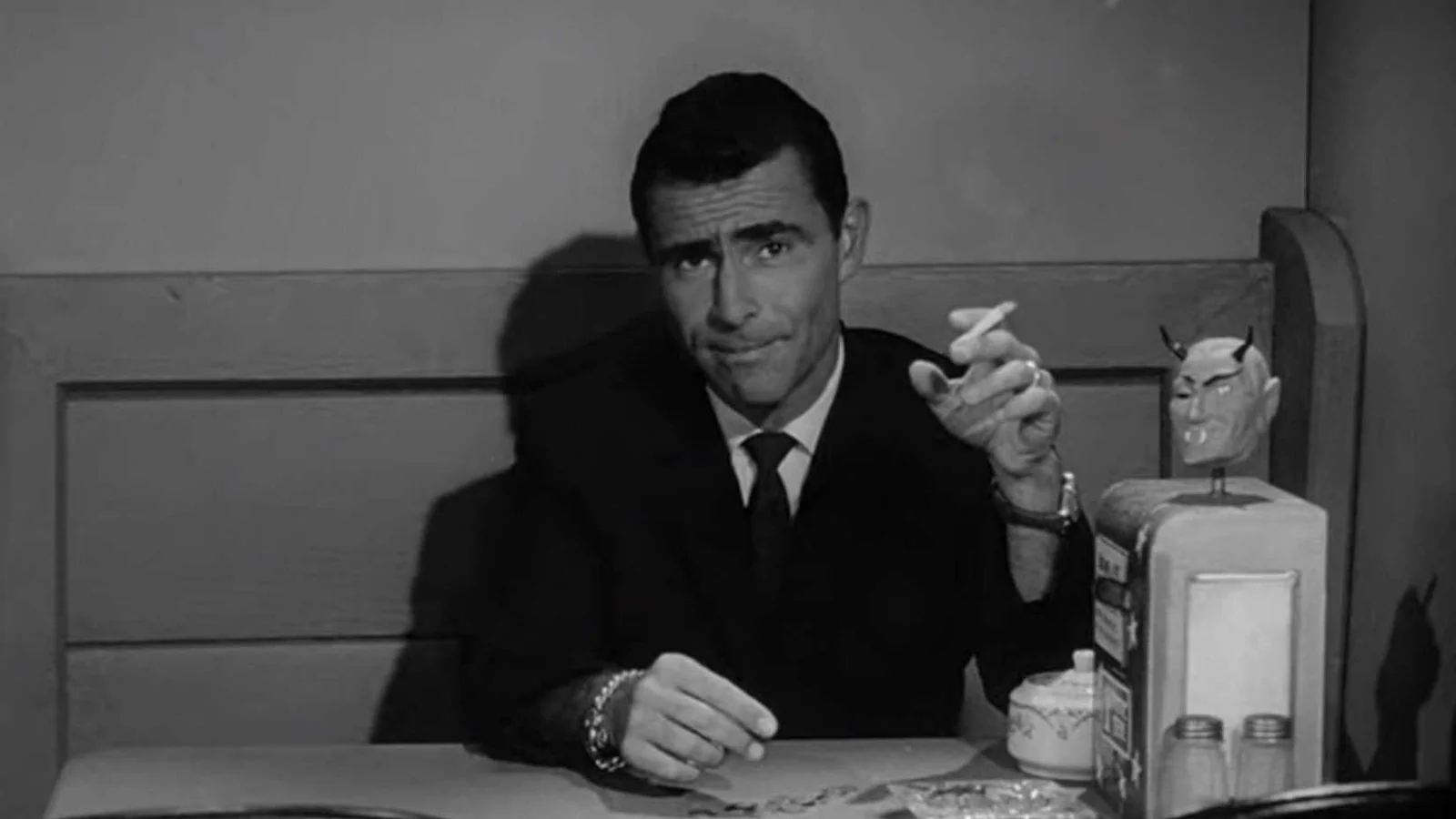 As 6 Melhores Histórias de The Twilight Zone que Marcavam Reflexões Sociais