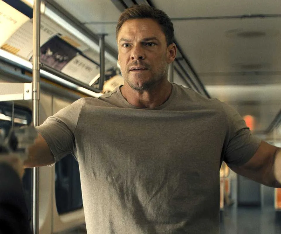 Série Reacher se consolida como sucesso de streaming antes da quarta temporada