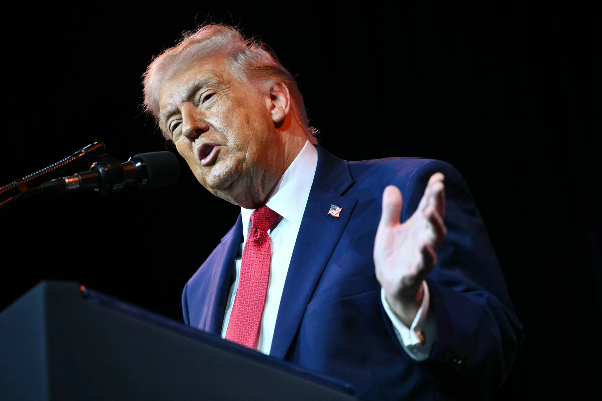 Trump culpa governador de Minnesota por ataques cibernéticos em vez de assumir possível envolvimento do Irã