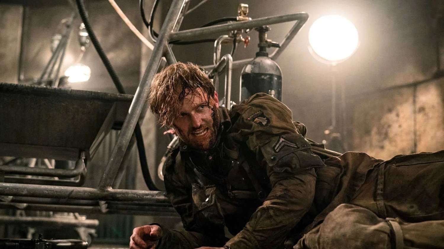Filme “Overlord” une ação de guerra e terror zumbi e já está disponível no streaming