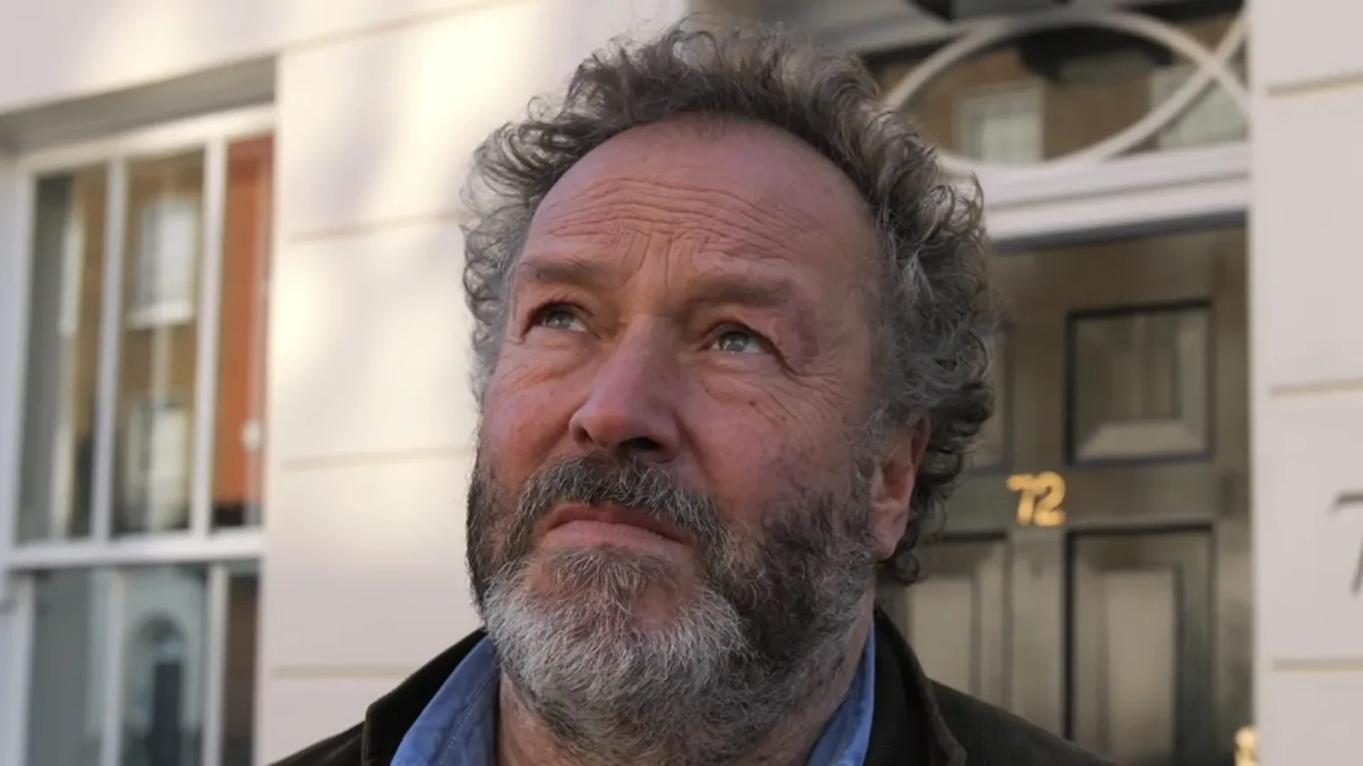 Diretor Justin Hardy morre aos 61 anos, semanas antes da estreia de seu esperado filme na trilogia de ‘The Wicker Man’