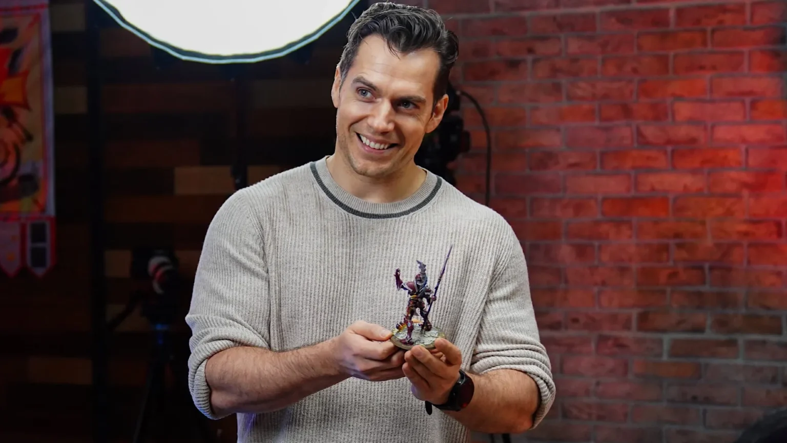 Henry Cavill Confirma que Será o Protagonista da Série Live-Action de Warhammer 40k