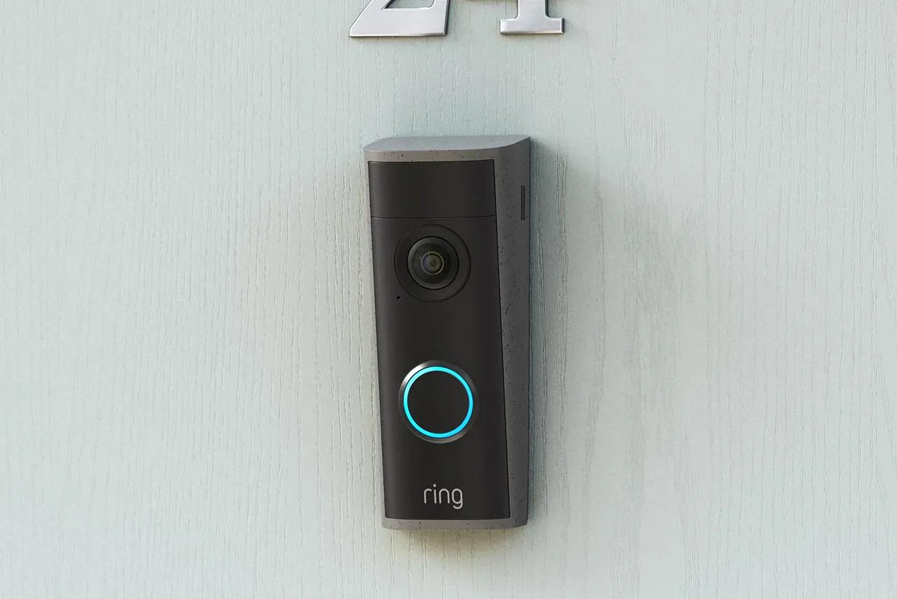 Ring lança nova versão da câmera de olho mágico com vídeo 2K e instalação fácil