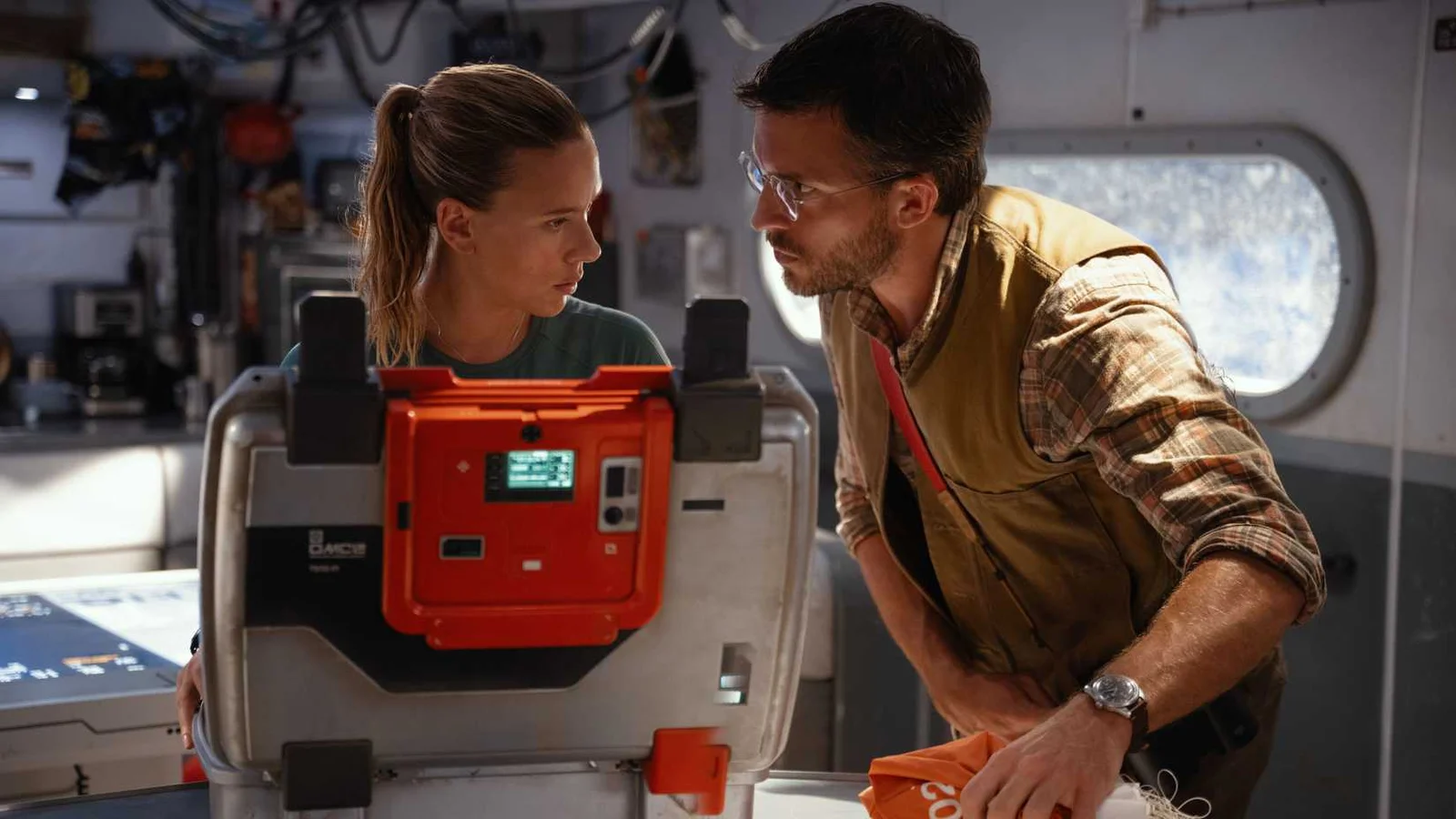 Diretor de sequência de Jurassic World Rebirth deixa projeto por divergências criativas