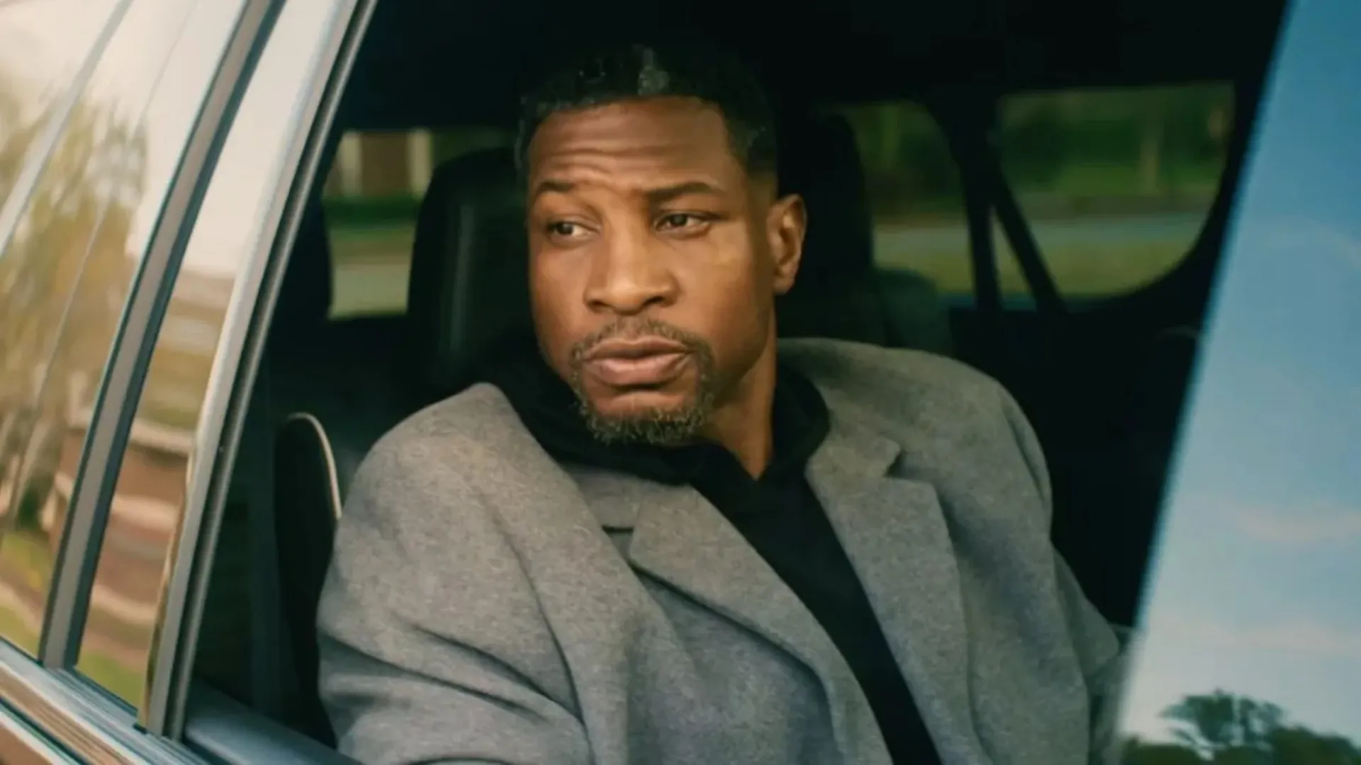 Jonathan Majors retorna ao cinema com novo trailer de Run Hide Fight: Infidels