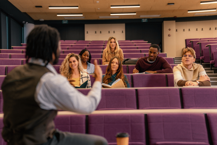 Cinco atitudes na faculdade que podem transformar sua carreira profissional