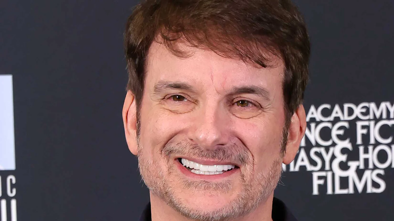 Shane Black desenvolve série de espionagem para Netflix e AMC com estilo Jason Bourne e Os Mercenários
