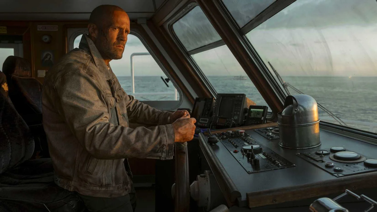 Amazon enfrenta crise milionária após vazamento do filme de ação com Jason Statham antes da estreia nos cinemas
