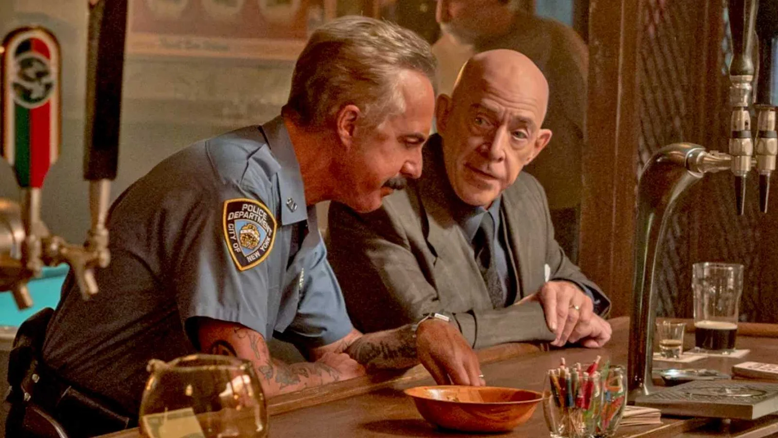Série “The Westies” conquista fãs de thrillers criminais e pode ganhar temporada 2