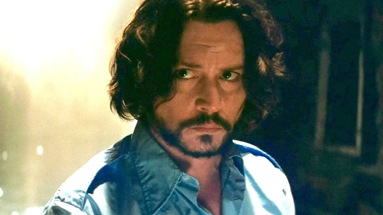 Johnny Depp retorna aos filmes de ação com thriller sobrenatural para 2027