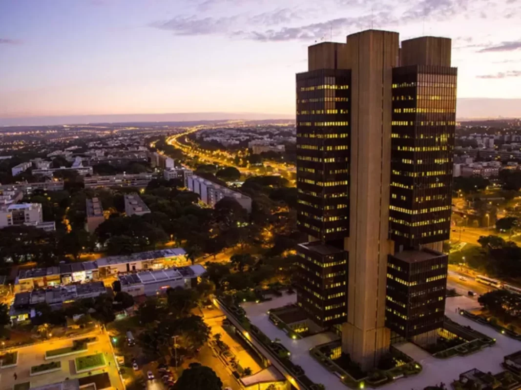 Concurso Bacen 2026: Banco Central enfrenta déficit de 3.160 vagas e tem 170 oportunidades autorizadas