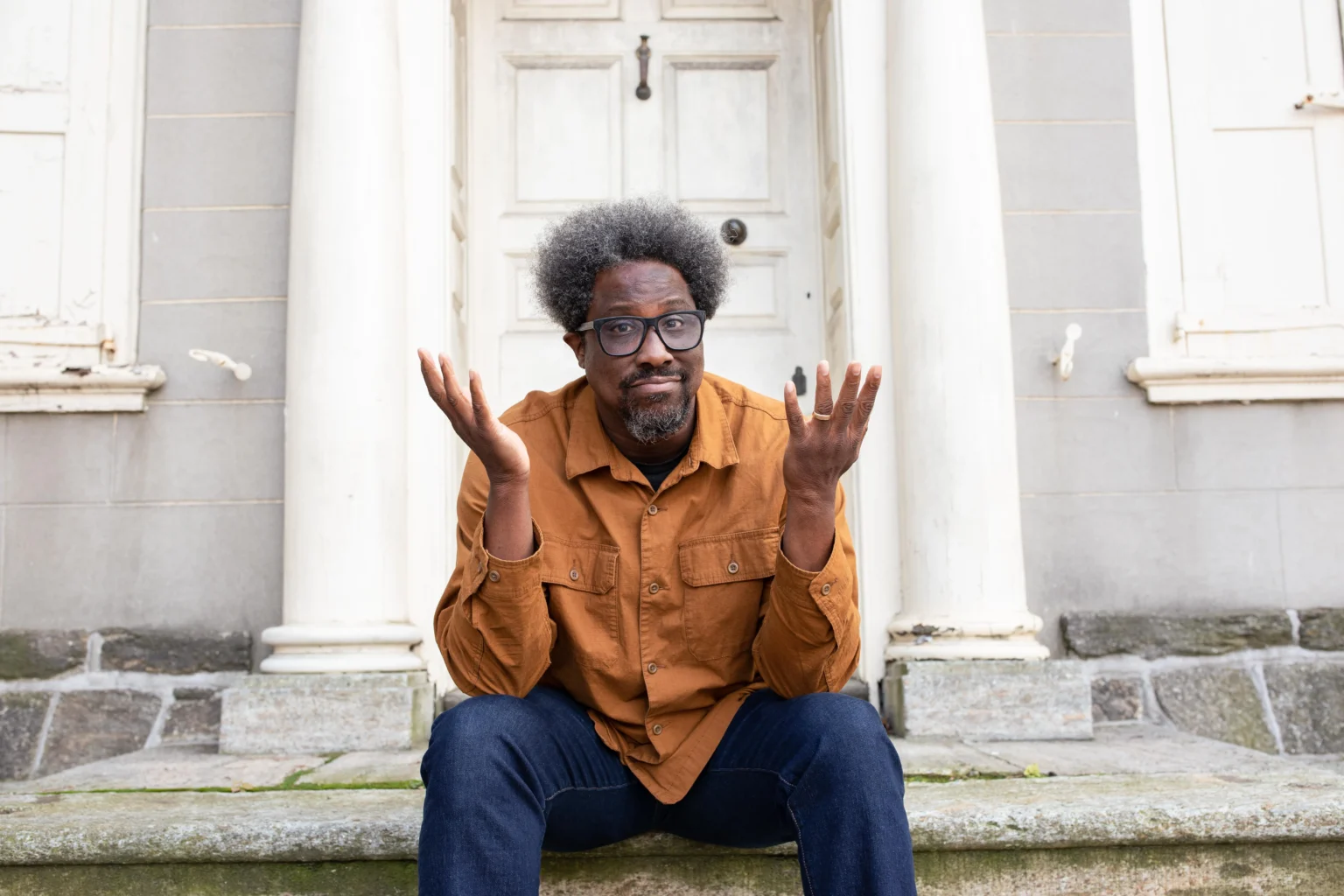 W. Kamau Bell revela qual é sua ferramenta mais indispensável no dia a dia