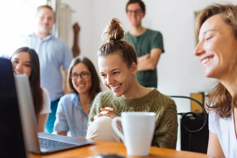 Ambev abre inscrições para programa Global Trainee 2027 com salário de R$ 9,5 mil e vagas para todos os cursos