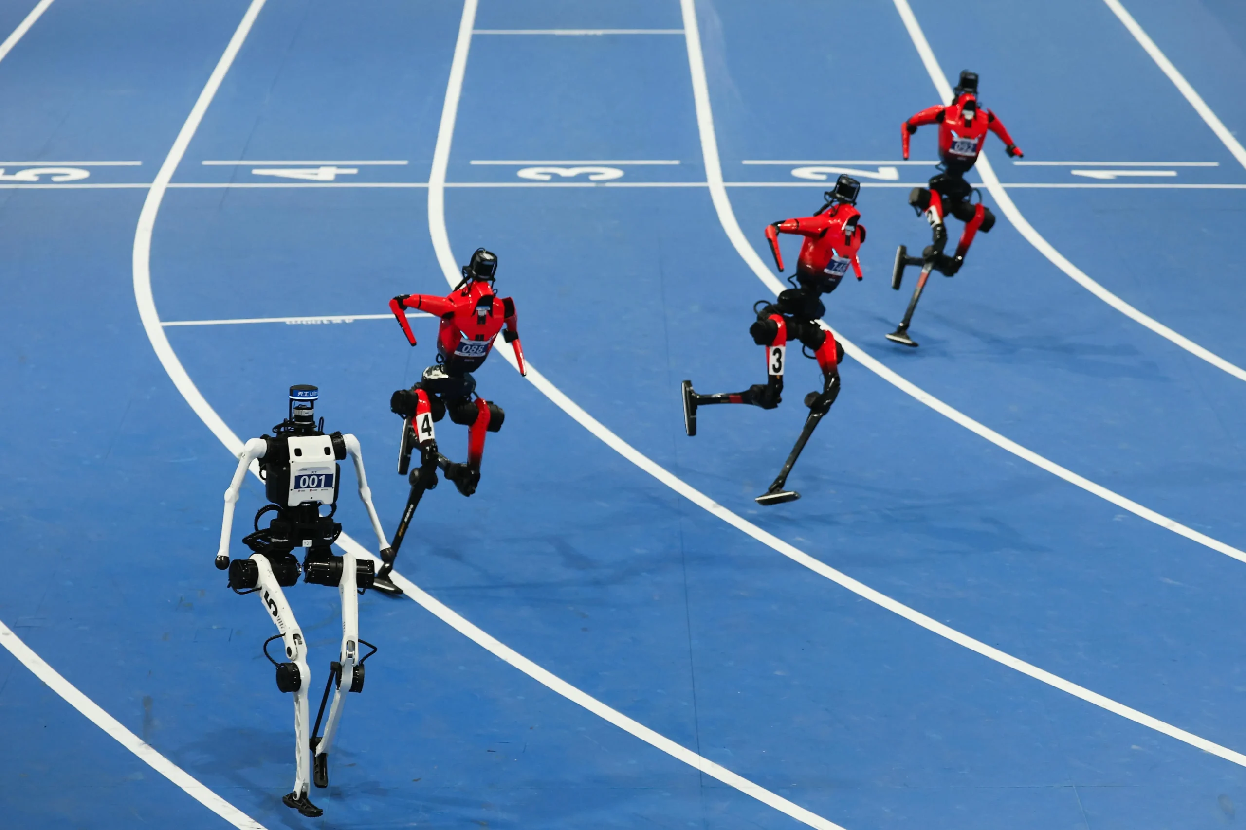 Robôs humanoides chineses superam recorde de 100 metros de Usain Bolt