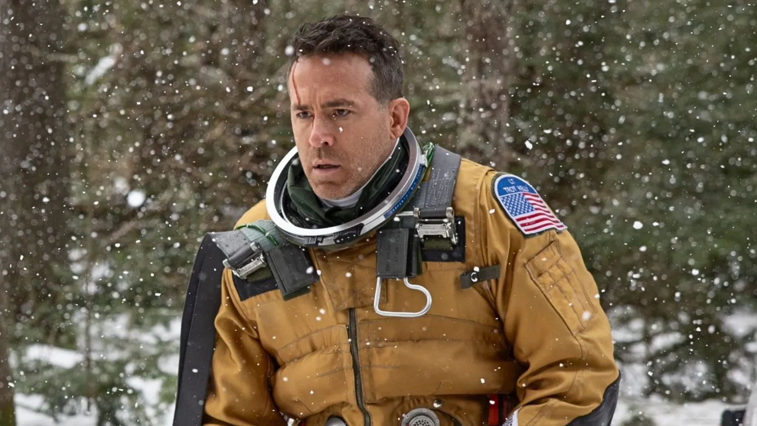 Ryan Reynolds protagoniza filme de ação com tom diferente de “Top Gun” na Apple TV+