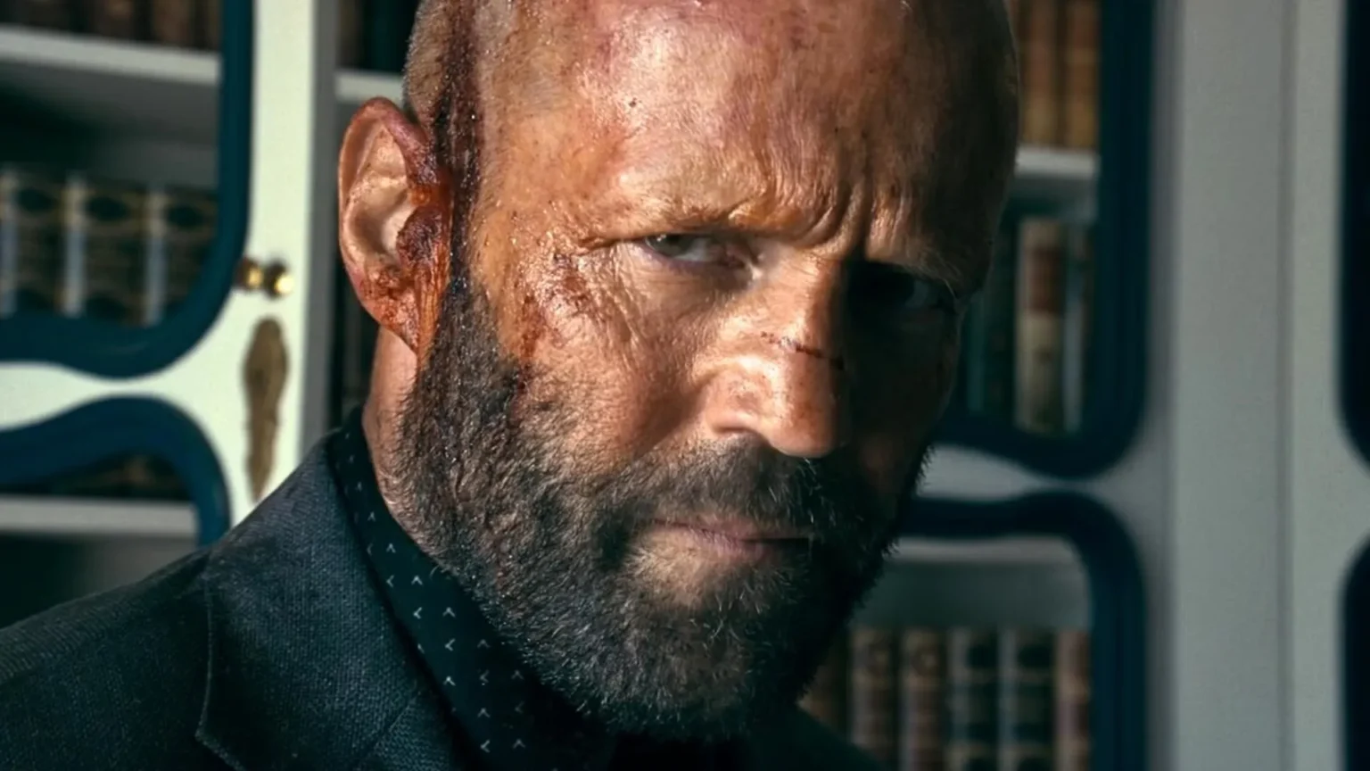 Jason Statham estreia novo filme de ação, “The Beekeeper”, e ganha streaming no Peacock antes da sequência