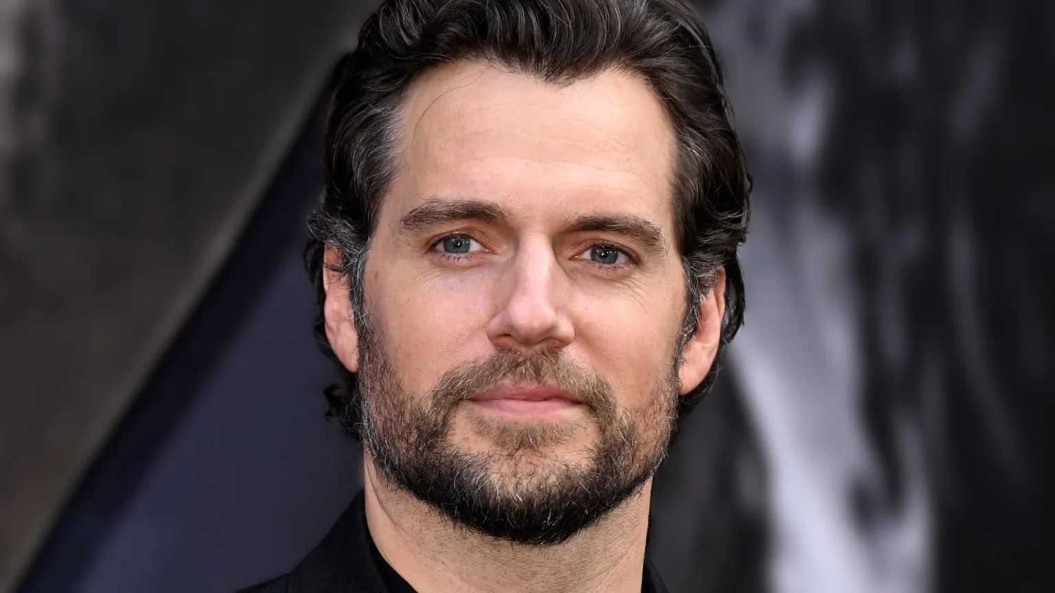 Henry Cavill lidera adaptação de Warhammer 40K para série no Prime Video, prometendo revolucionar a ficção científica